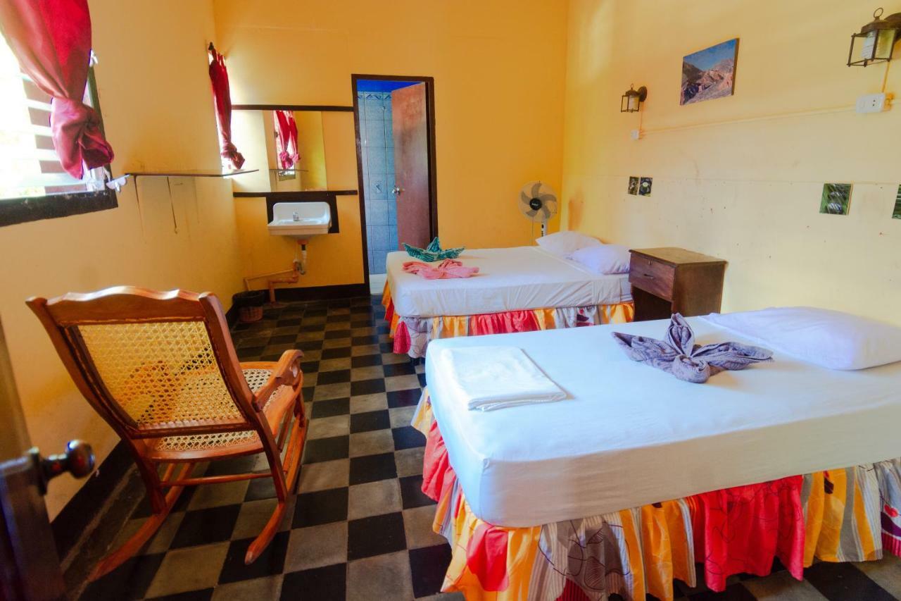 Hostal Lazybones Leon Exterior photo